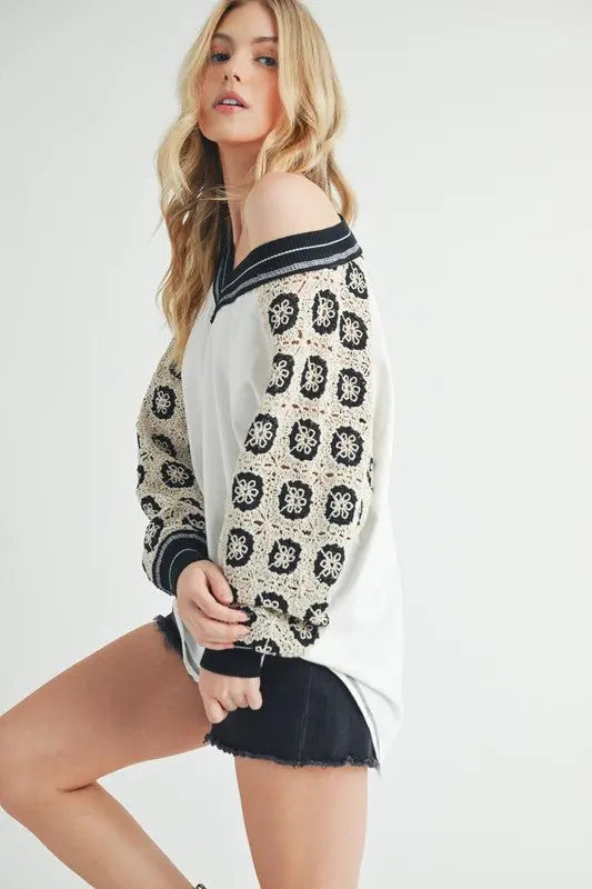 Aemi+Co Crochet Contrast Stitching V Neck Top-Very Besty