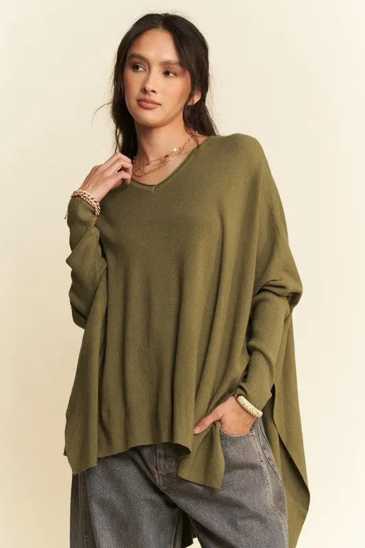 Davi & Dani High-Low Side Slit Batwing Sleeve Top-Very Besty