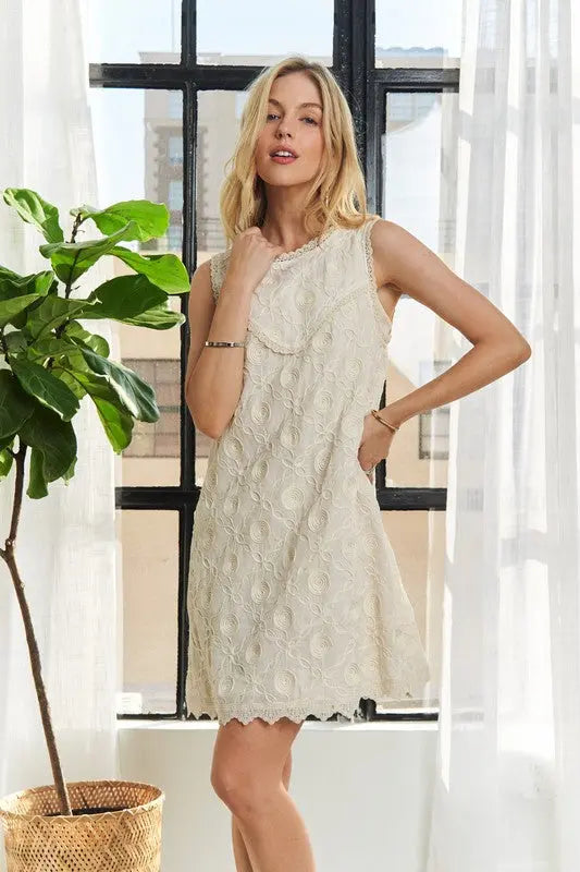 ADORA Applique Round Neck Sleeveless Shift Dress-Very Besty