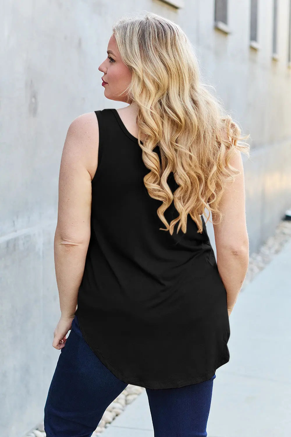 Basic Bae Full Size Round Neck Curved Hem Tank-Very Besty